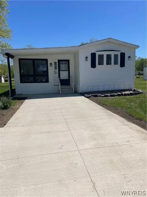 8121 Carrie Pl, Evans, NY 14006