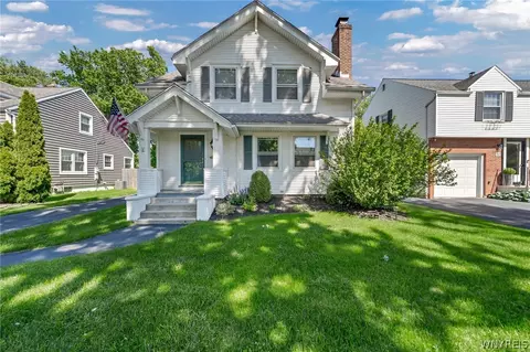 178 Walton Dr, Amherst, NY 14226