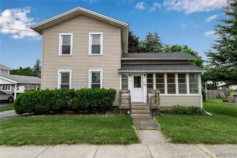 117 Chamberlain St, Albion, NY 14411