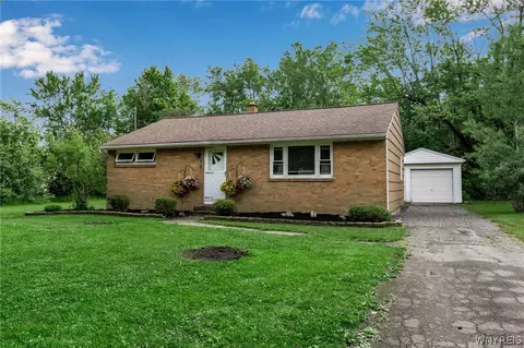 73 Stony Rd, Lancaster, NY 14086