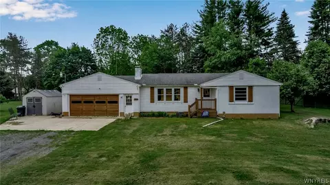51 Heiler Dr, Aurora, NY 14052