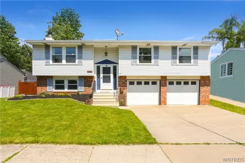 76 Robert Dr, Lancaster, NY 14086
