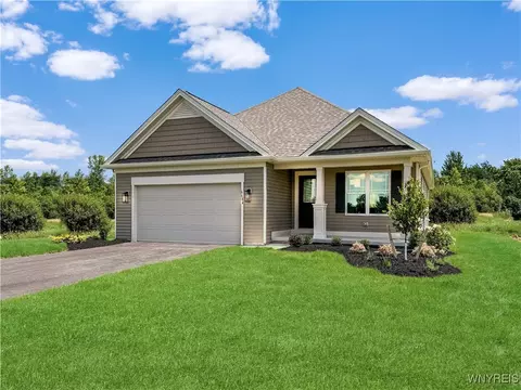 6684 Curtis Ct, Lockport, NY 14094