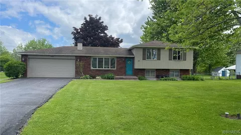 6406 Locust Street Ext, Lockport, NY 14094