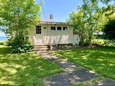 2645 Lake Rd, Porter, NY 14131