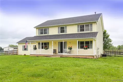 10165 Lapp Rd, Clarence Center, NY 14032