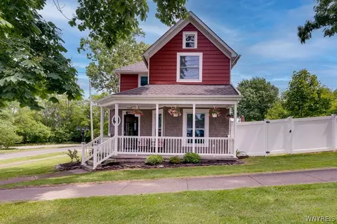 239 Vine St, Lockport, NY 14094