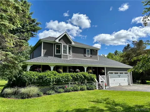 1748 Blakeley Rd, Aurora, NY 14052