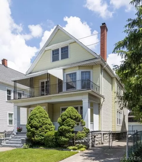 429 Crescent Ave, Buffalo, NY 14214