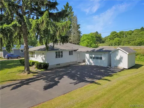 10489 Bernard St, Fillmore, NY 14735