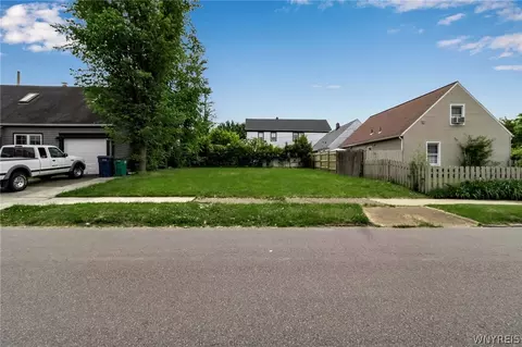 7 Taunton Pl, Buffalo, NY 14216