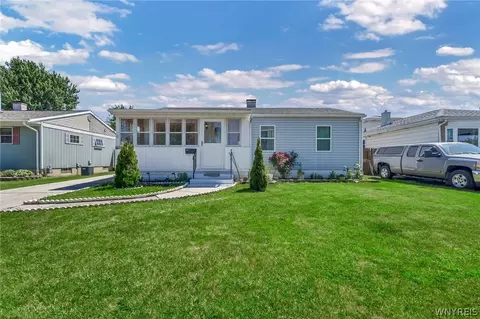 243 Desmond Dr, Tonawanda, NY 14150