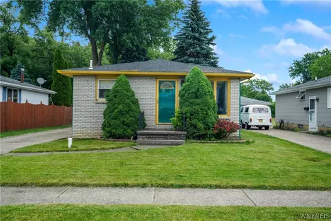 49 Polish Pl, Buffalo, NY 14210
