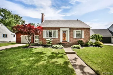 85 Klaum Ave, North Tonawanda, NY 14120