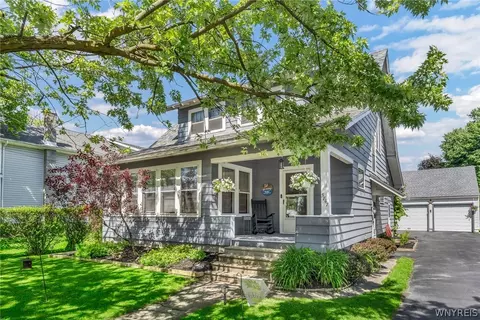 5847 Buffalo St, Sanborn, NY 14132