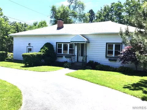 6591 Lake Shore Rd, Evans, NY 14047