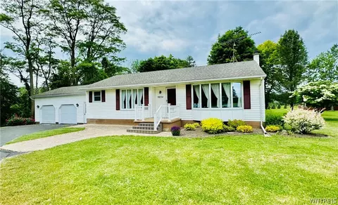 9834 Francis Rd, Bethany, NY 14020