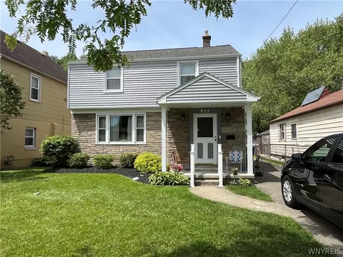 652 71st St, Niagara Falls, NY 14304