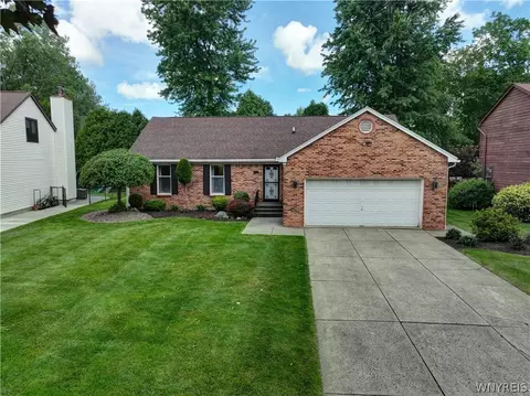 171 Amberwood Dr, Amherst, NY 14228