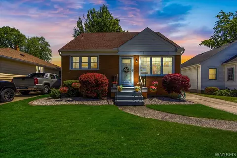 151 Leonore Rd, Amherst, NY 14226