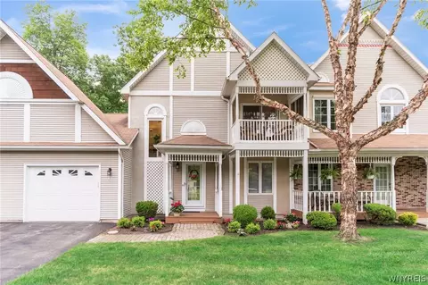 10 Sugarberry Ln, Amherst, NY 14221