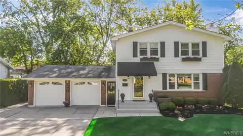 169 Ava Ln, Amherst, NY 14221