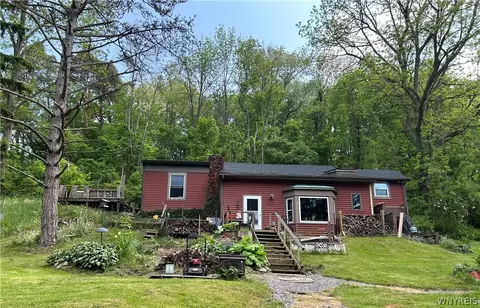 7554 Rochester Rd, Royalton, NY 14067