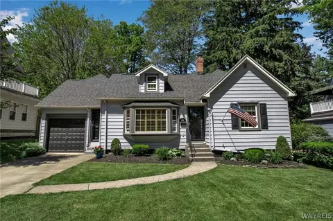 106 Audubon Dr, Amherst, NY 14226
