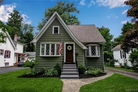 221 Highland Dr, Amherst, NY 14221
