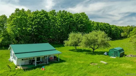 5071 Murphy Rd, Gainesville, NY 14130