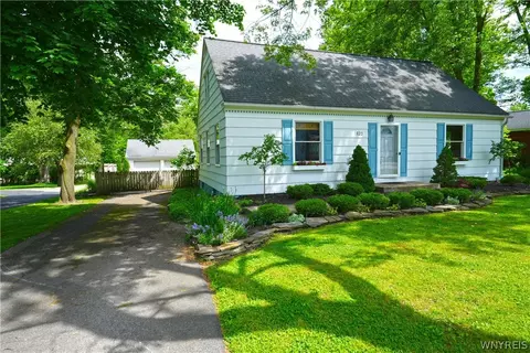 498 Main St, West Seneca, NY 14224