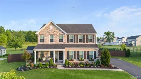 145 Sturbridge Ln, Grand Island, NY 14072