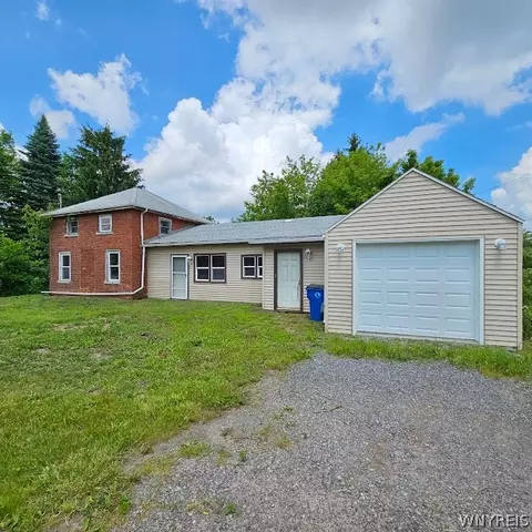 7817 Ridge Rd, Hartland, NY 14067