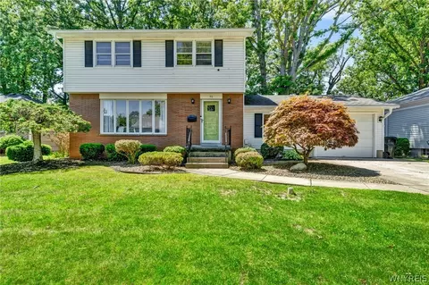 46 Bathurst Dr, Tonawanda, NY 14150