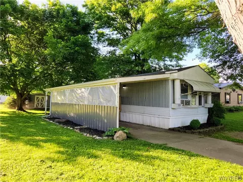 335 Circle Ct, Arcade, NY 14009