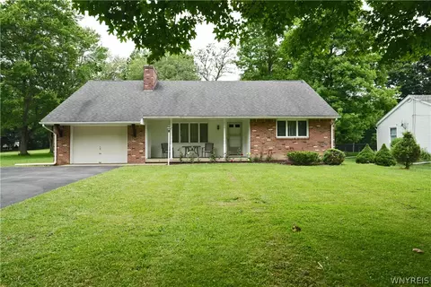 6800 Derby Rd, Evans, NY 14047