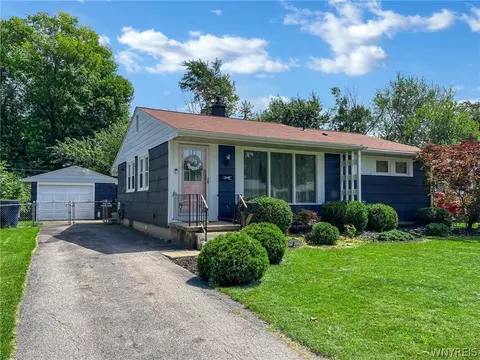 139 Mapleview Dr, Amherst, NY 14226
