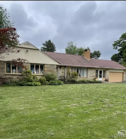 3754 Windover Dr, Hamburg, NY 14075