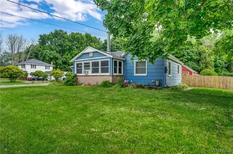 147 Maple Ave, Ridgeway, NY 14103