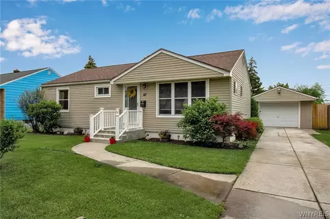 47 Mosher Dr, Tonawanda, NY 14150