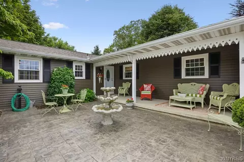 3338 East Ave, Porter, NY 14174