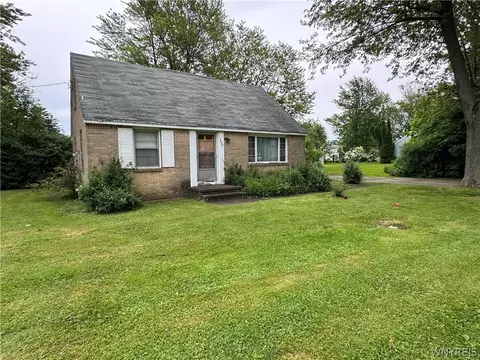 2680 Riverton Ave, Hamburg, NY 14075