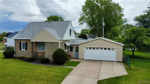 49 Elmview Dr, Tonawanda, NY 14150