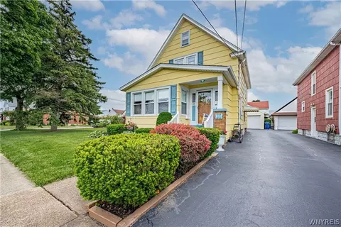 2739 South Ave, Niagara Falls, NY 14305