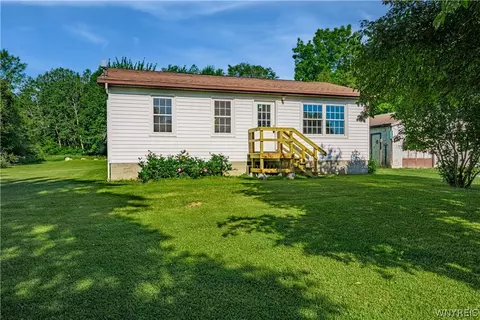 2286 Hartland Rd, Hartland, NY 14067