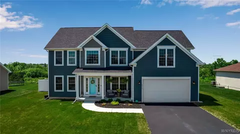 6528 Rebecca Rd, Lockport, NY 14094