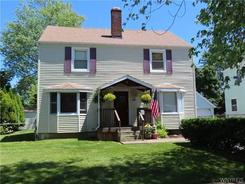 105 Ellen Dr, Cheektowaga, NY 14225