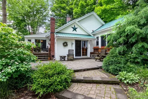 9503 Boston State Rd, Boston, NY 14025