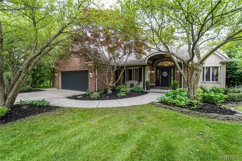 200 Hedgerow Dr, Orchard Park, NY 14127