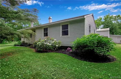 2274 Chick Rd, Darien, NY 14040